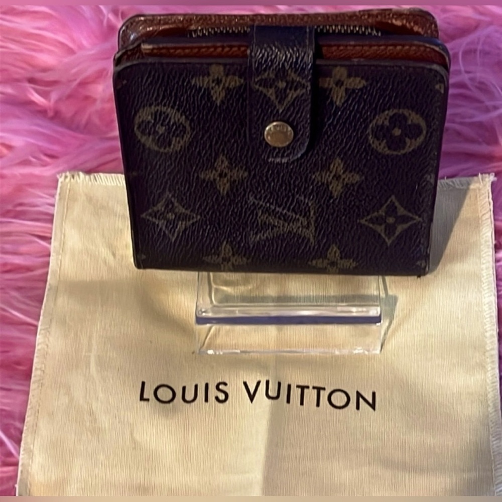 EUC Louis Vuitton Compact Zip Wallet Monogram
